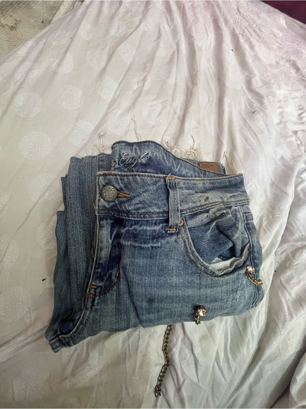 American Eagle Outfitters Medium Wash Distressed Women’s Jeans
